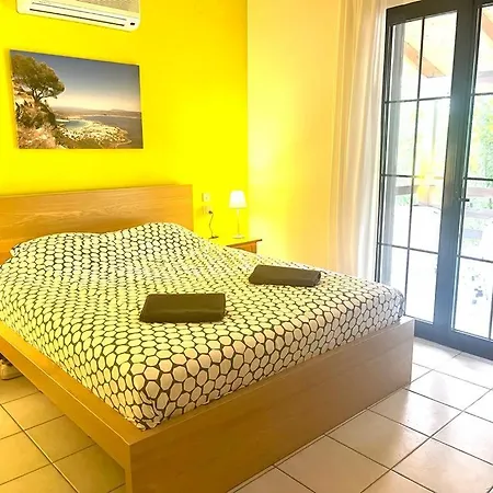 בית נופש Garden גיאלובה